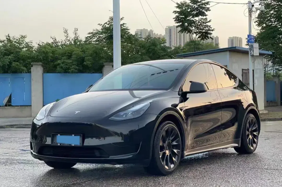 2023 Tesla Model Y BEV 60KWH