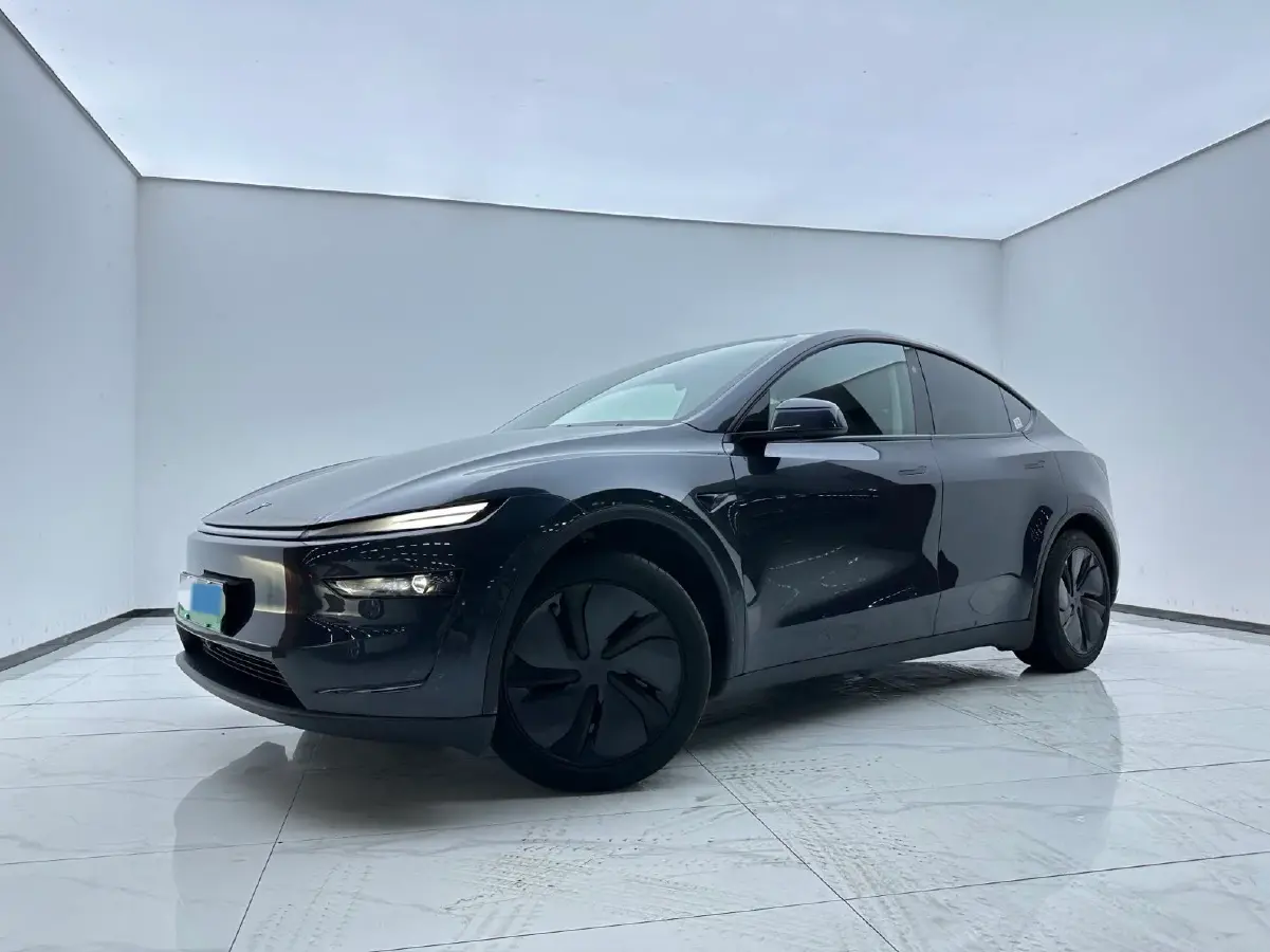 2025 Tesla Model Y BEV 62.5KWH