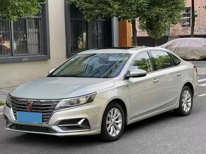 2017 Roewe i6 1.0T 125HP L3 2AT PHEV