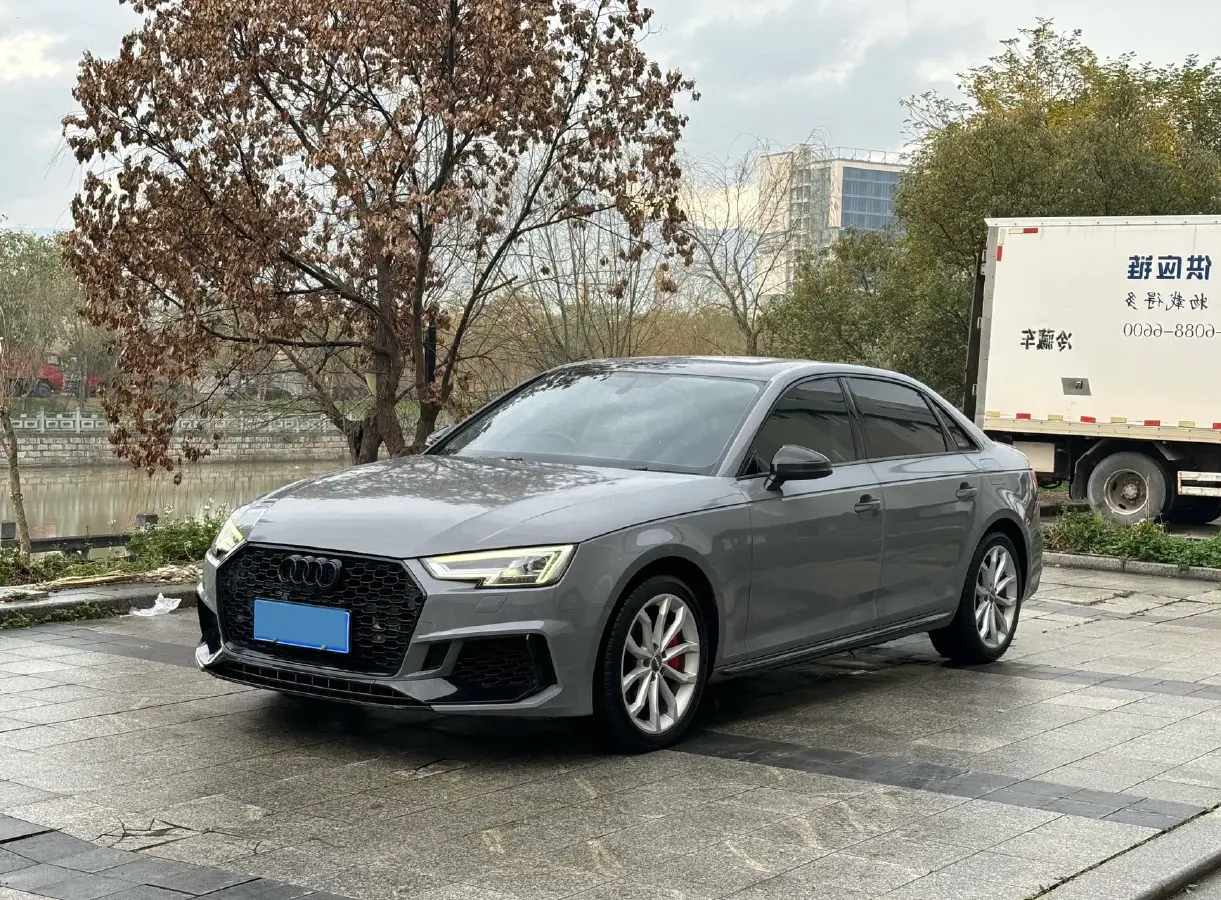 2019 Audi A4L 2.0T 252HP L4 7DCT