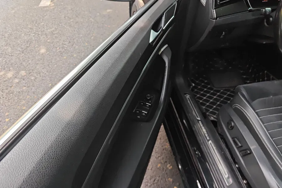 2020 Volkswagen Magotan 2.0T 186HP L4 7DCT,autocango,china used car exporter,china ev exporter,chinese used car exporter,chinese used ev exporter