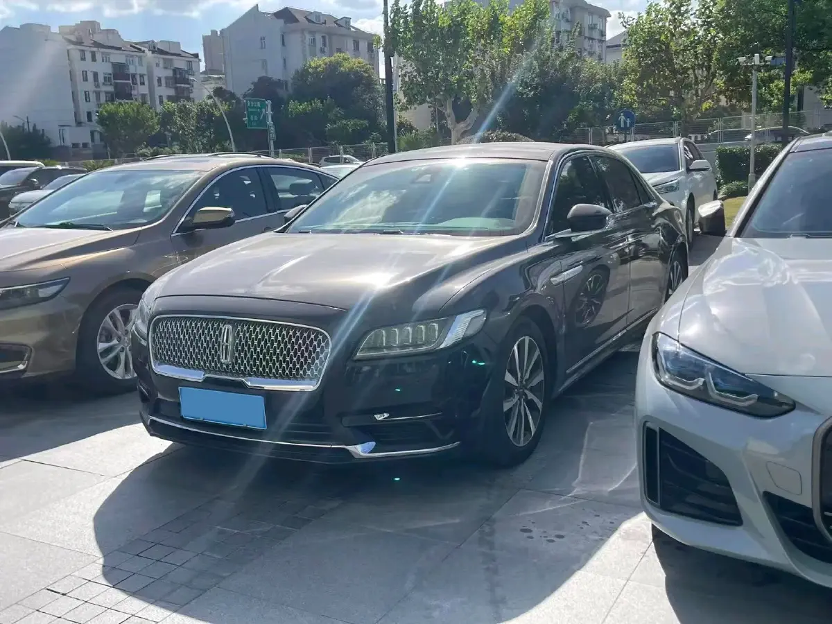 2018 Lincoln Continental 2.0T 261HP L4 6AT