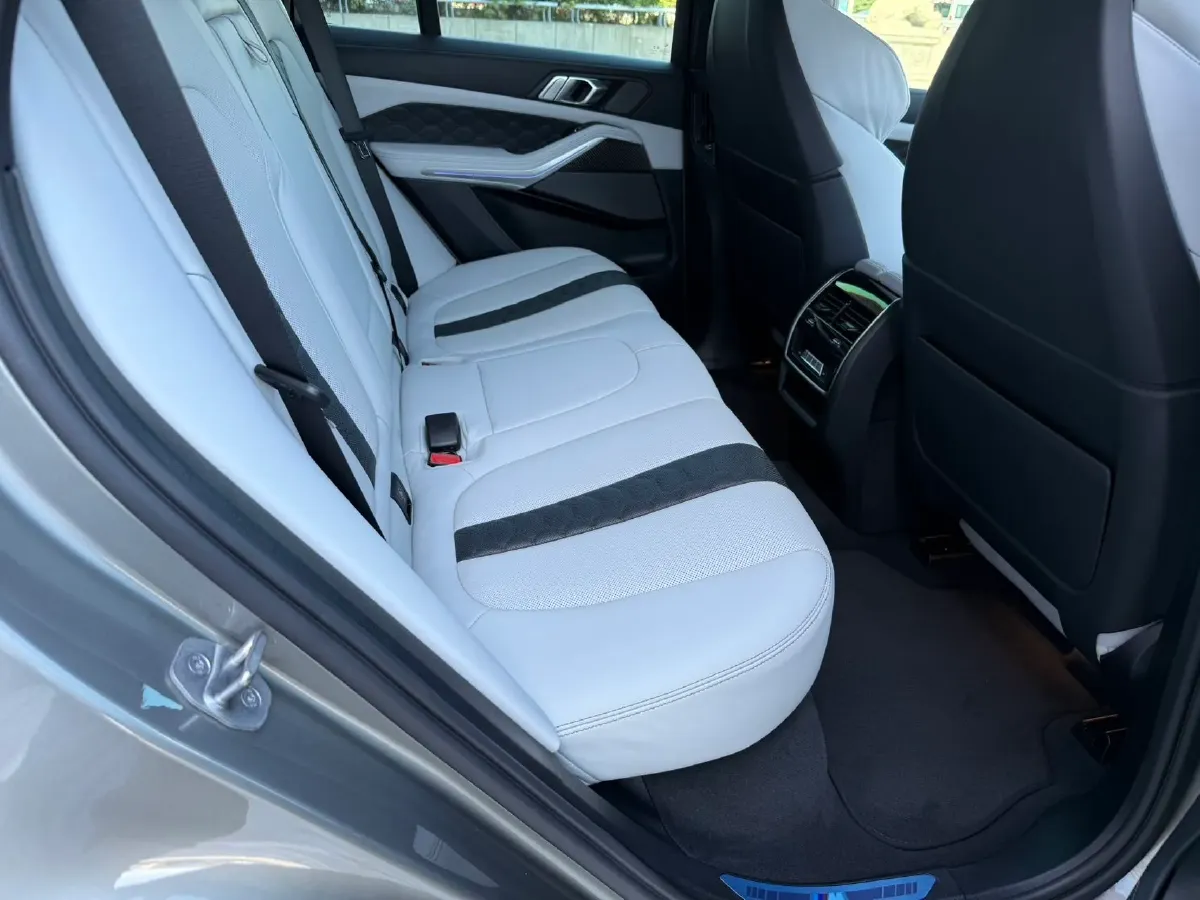 2022 BMW X5 M 4.4T 600HP V8 8AT,autocango,china used car exporter,china ev exporter,chinese used car exporter,chinese used ev exporter