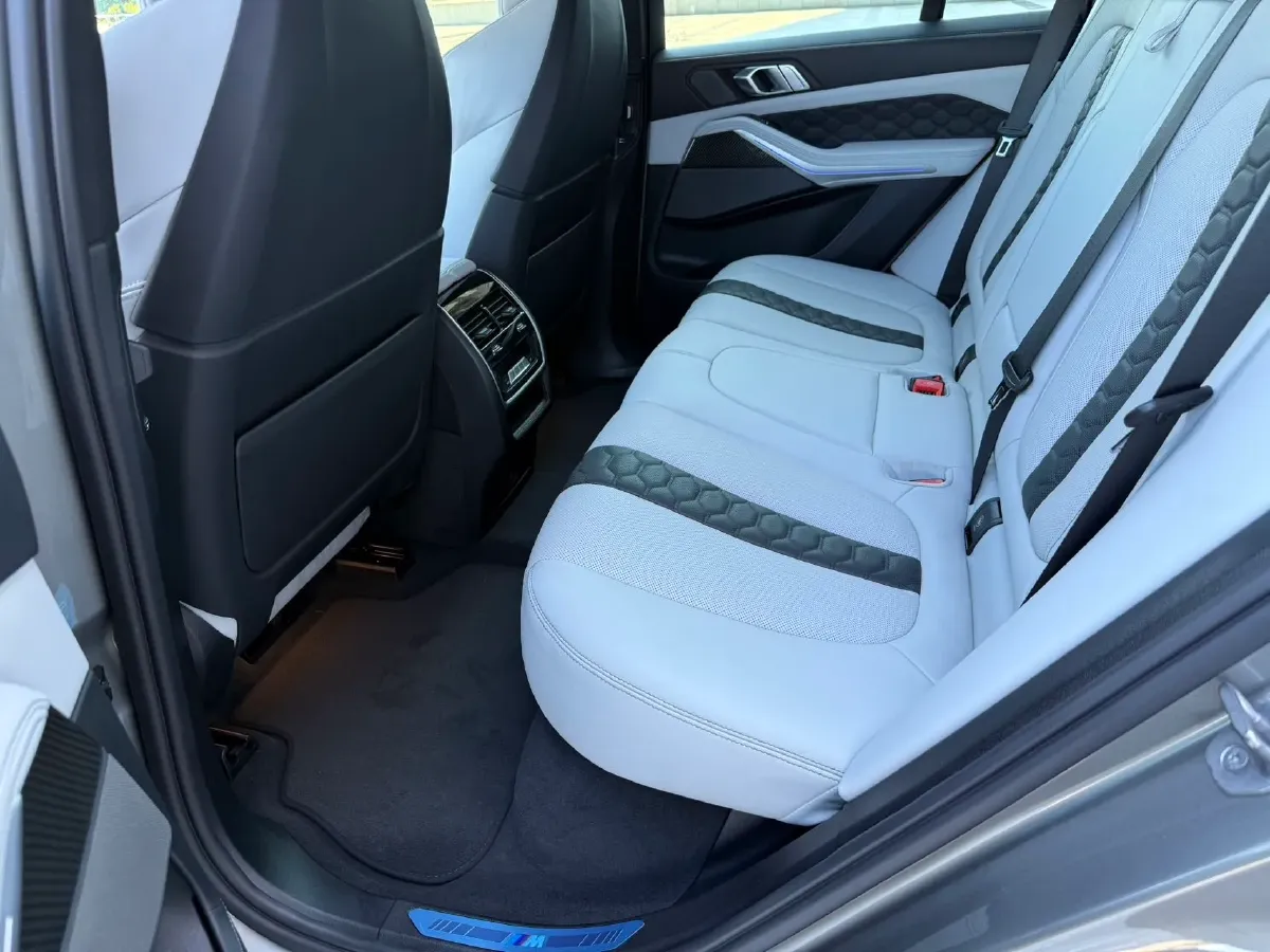 2022 BMW X5 M 4.4T 600HP V8 8AT,autocango,china used car exporter,china ev exporter,chinese used car exporter,chinese used ev exporter