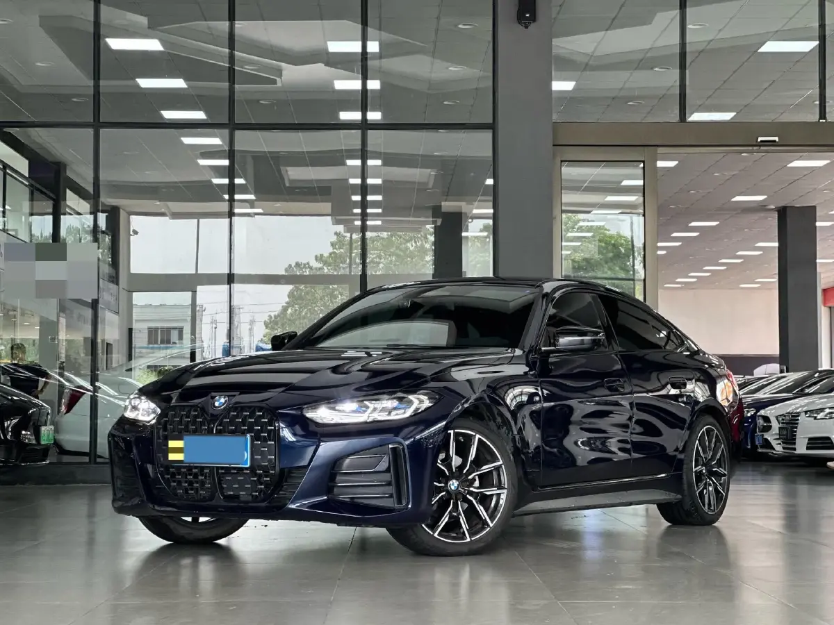 2022 BMW 8 Series 3.0T 333HP L6 8AT