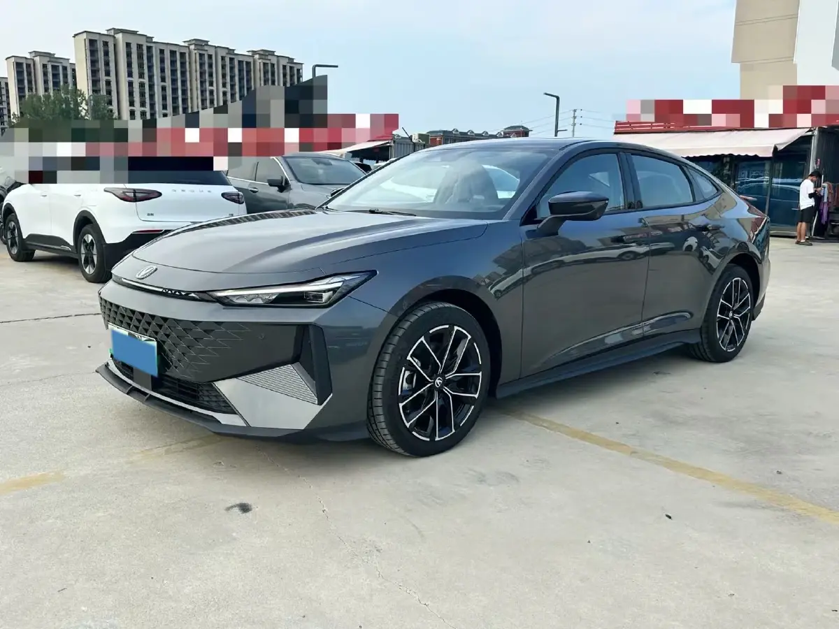 2024 ChangAn UNI-V iDD 1.5L 110HP L4 E-CVT PHEV 18.99KWH