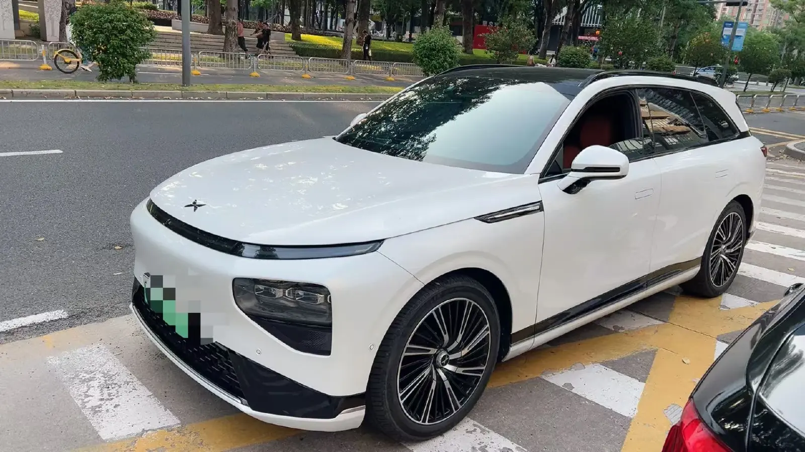 2022 Xpeng G9 BEV 98KWH