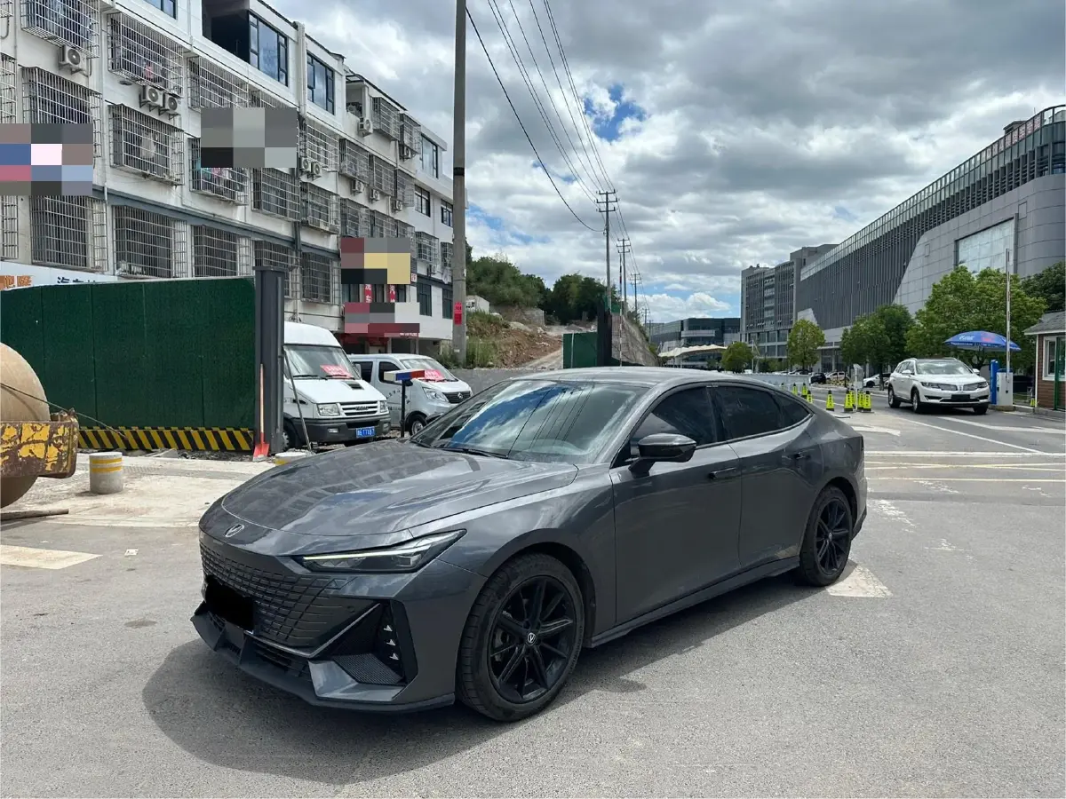 2022 ChangAn UNI-V 1.5T 188HP L4 7DCT