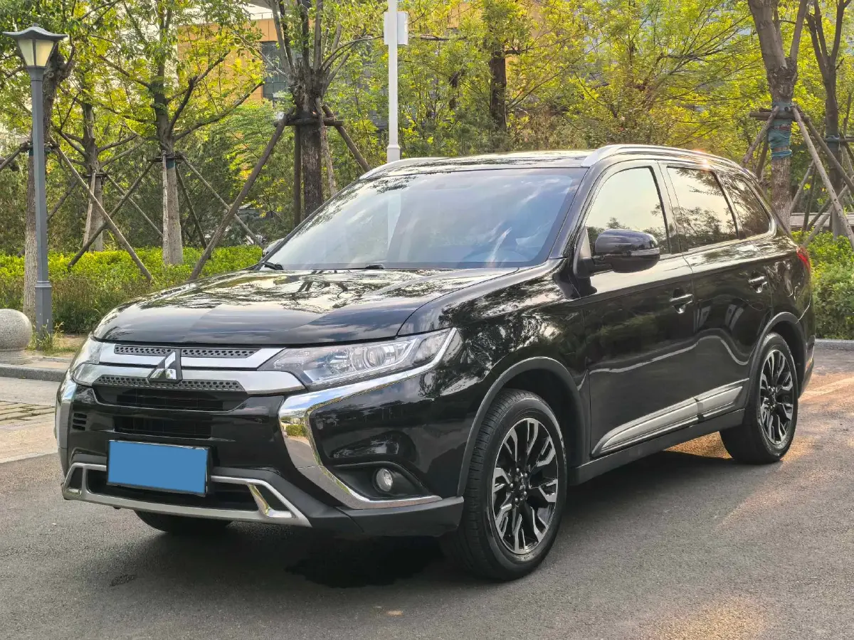 2019 Mitsubishi Outlander 2.0L 166HP L4 CVT