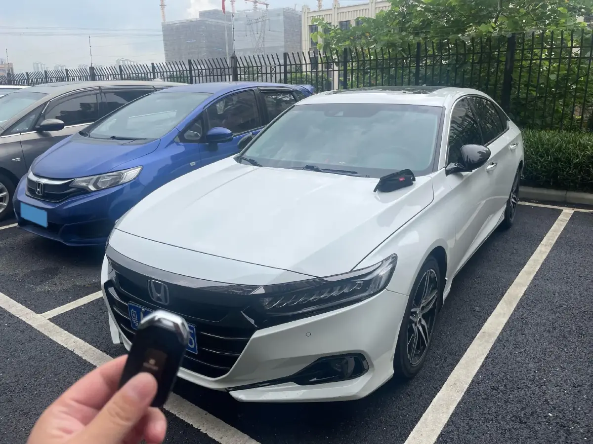 2022 Honda Accord 2.0L 146HP L4 E-CVT Hybrid