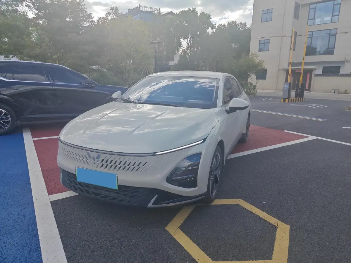 2023 WuLing XingGuang 1.5L 106HP L4 E-CVT PHEV 20.5KWH