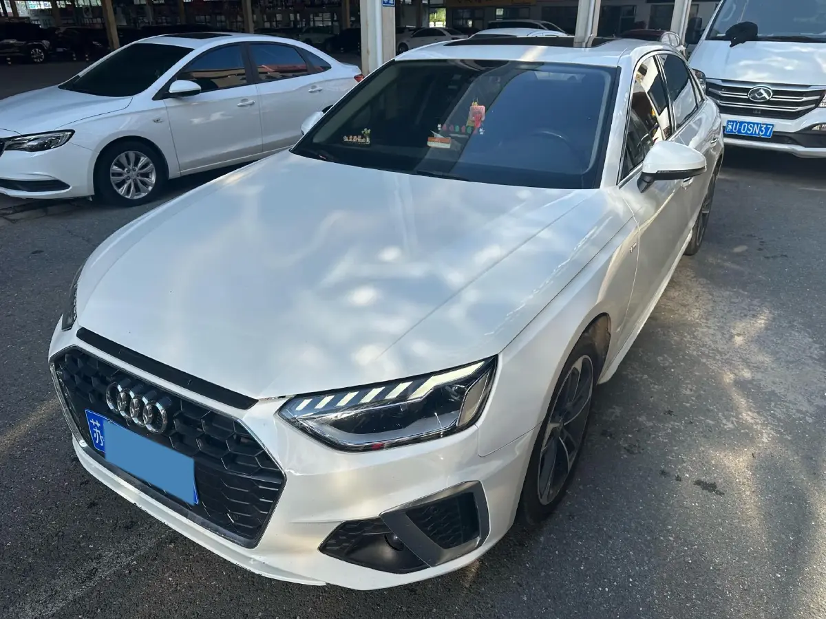 2020 Audi A4L 2.0T 150HP L4 7DCT