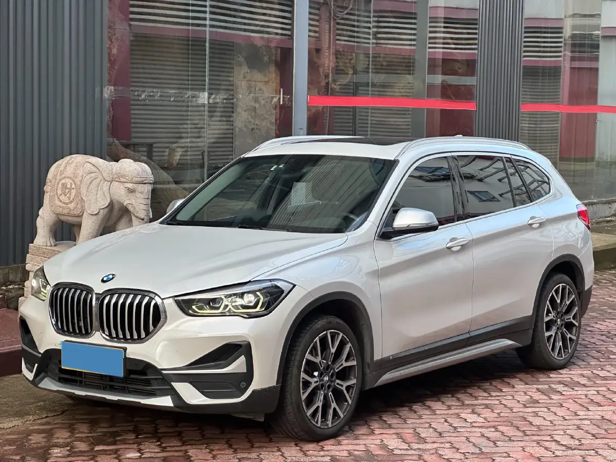 2021 BMW X1 2.0T 192HP L4 8AT