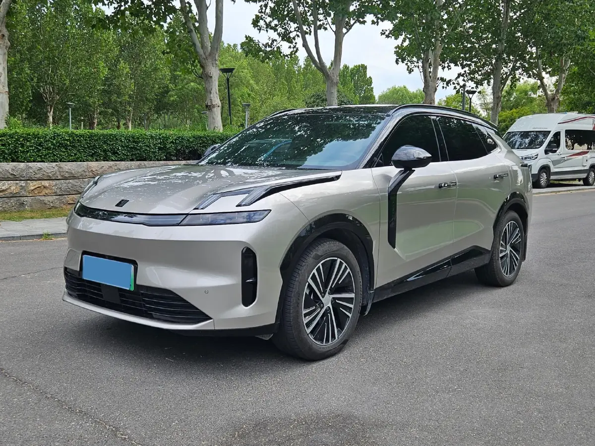 2025 LYNK&CO 08 EM-P 1.5T 163HP L4 3DHT PHEV 39.6/39.8KWH