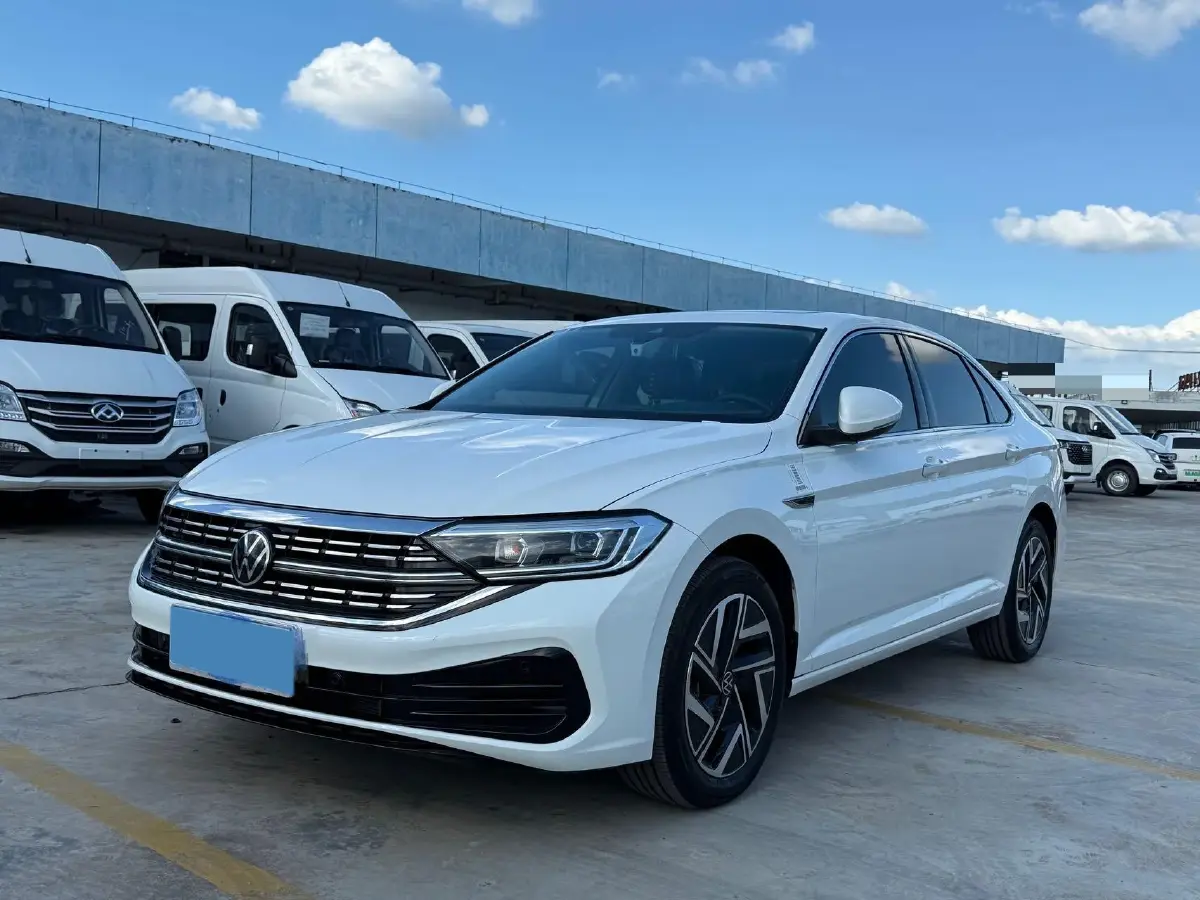 2025 Volkswagen Sagitar 1.5T 160HP L4 7DCT