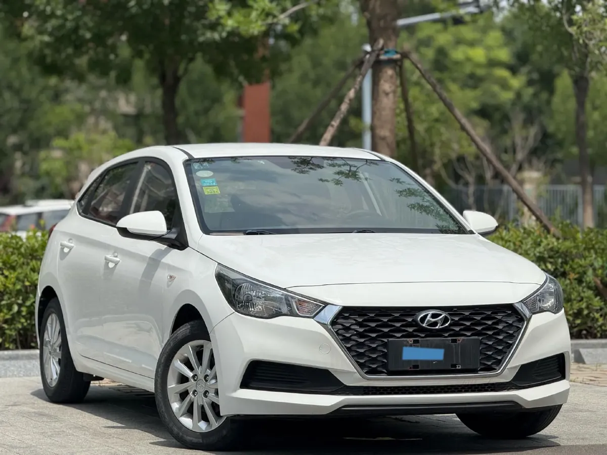 2017 Hyundai Verna RV 1.4L 100HP L4 6MT,autocango,china used car exporter,china ev exporter,chinese used car exporter,chinese used ev exporter