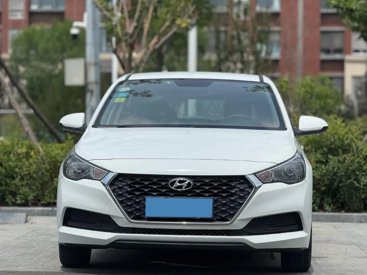 2017 Hyundai Verna RV 1.4L 100HP L4 6MT,autocango,china used car exporter,china ev exporter,chinese used car exporter,chinese used ev exporter