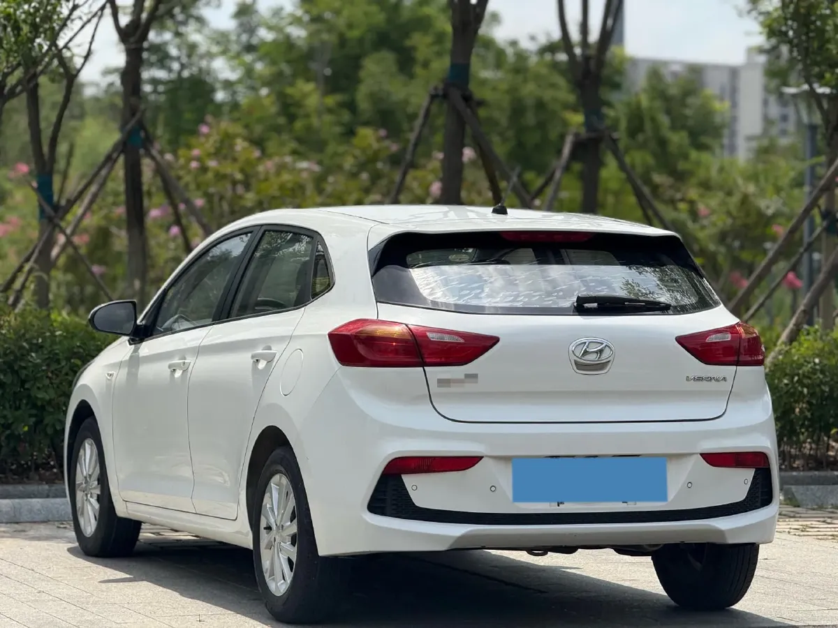 2017 Hyundai Verna RV 1.4L 100HP L4 6MT,autocango,china used car exporter,china ev exporter,chinese used car exporter,chinese used ev exporter