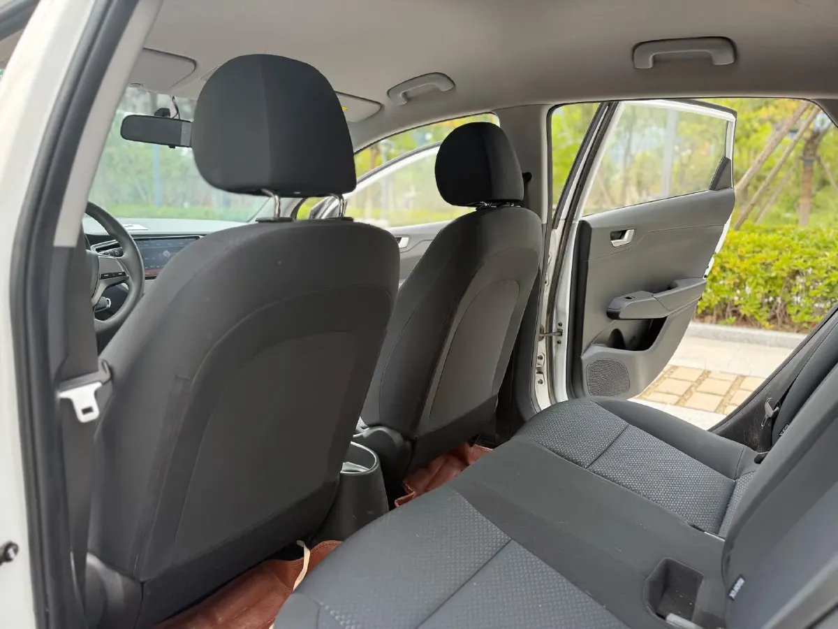 2017 Hyundai Verna RV 1.4L 100HP L4 6MT,autocango,china used car exporter,china ev exporter,chinese used car exporter,chinese used ev exporter