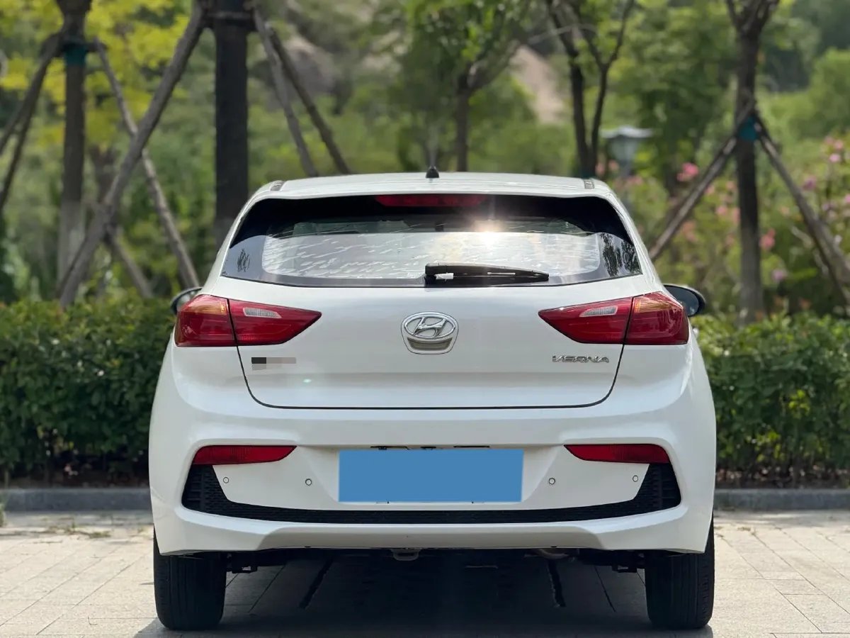 2017 Hyundai Verna RV 1.4L 100HP L4 6MT,autocango,china used car exporter,china ev exporter,chinese used car exporter,chinese used ev exporter