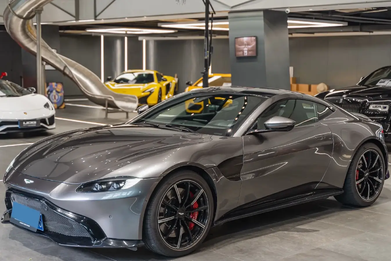 2023 Aston Martin V8 Vantage 4.0T 510HP V8 8AT