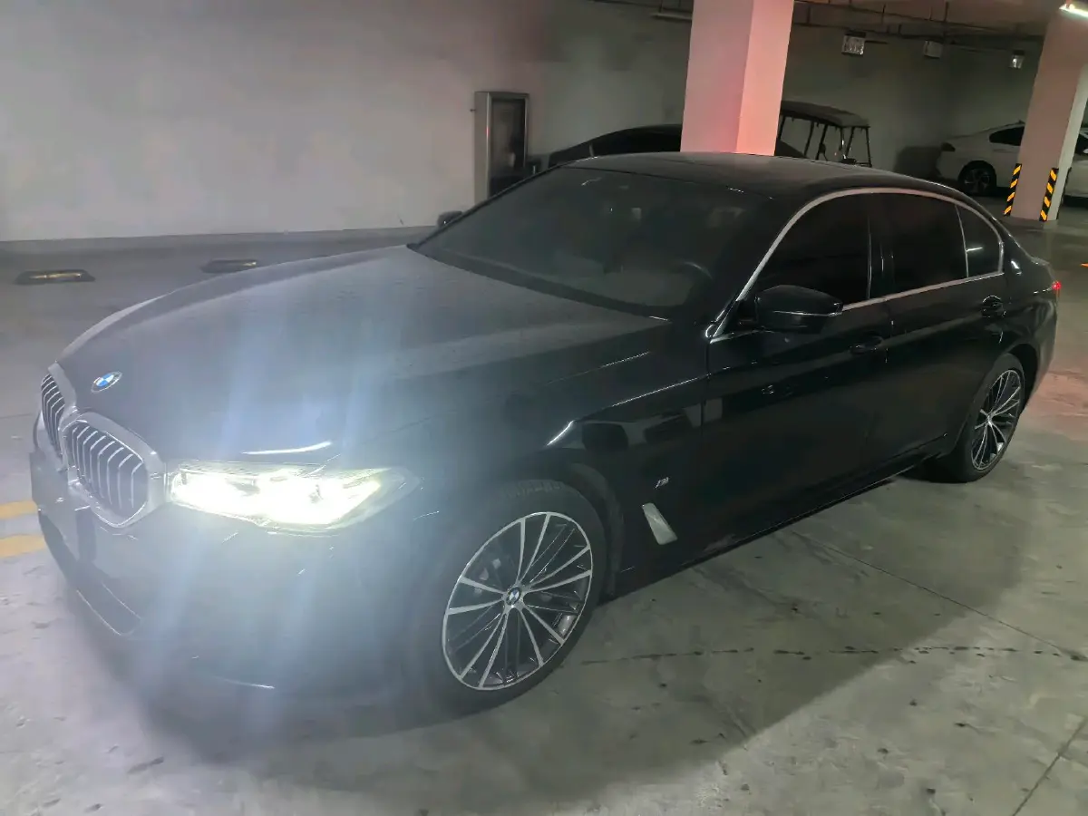 2023 BMW 5 Series 2.0T 245HP L4 8AT