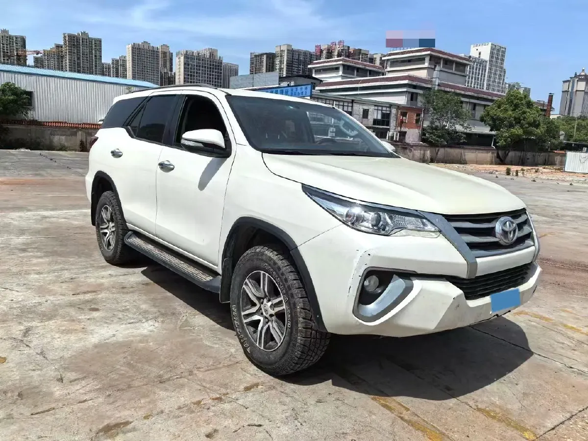 2015 Toyota Fortuner 2.7L 159HP L4 4AT,autocango,china used car exporter,china ev exporter,chinese used car exporter,chinese used ev exporter