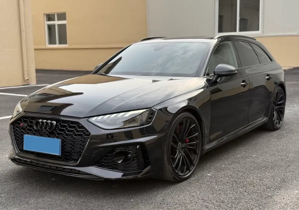 2023 Audi RS 4 2.9T 450HP V6 8AT