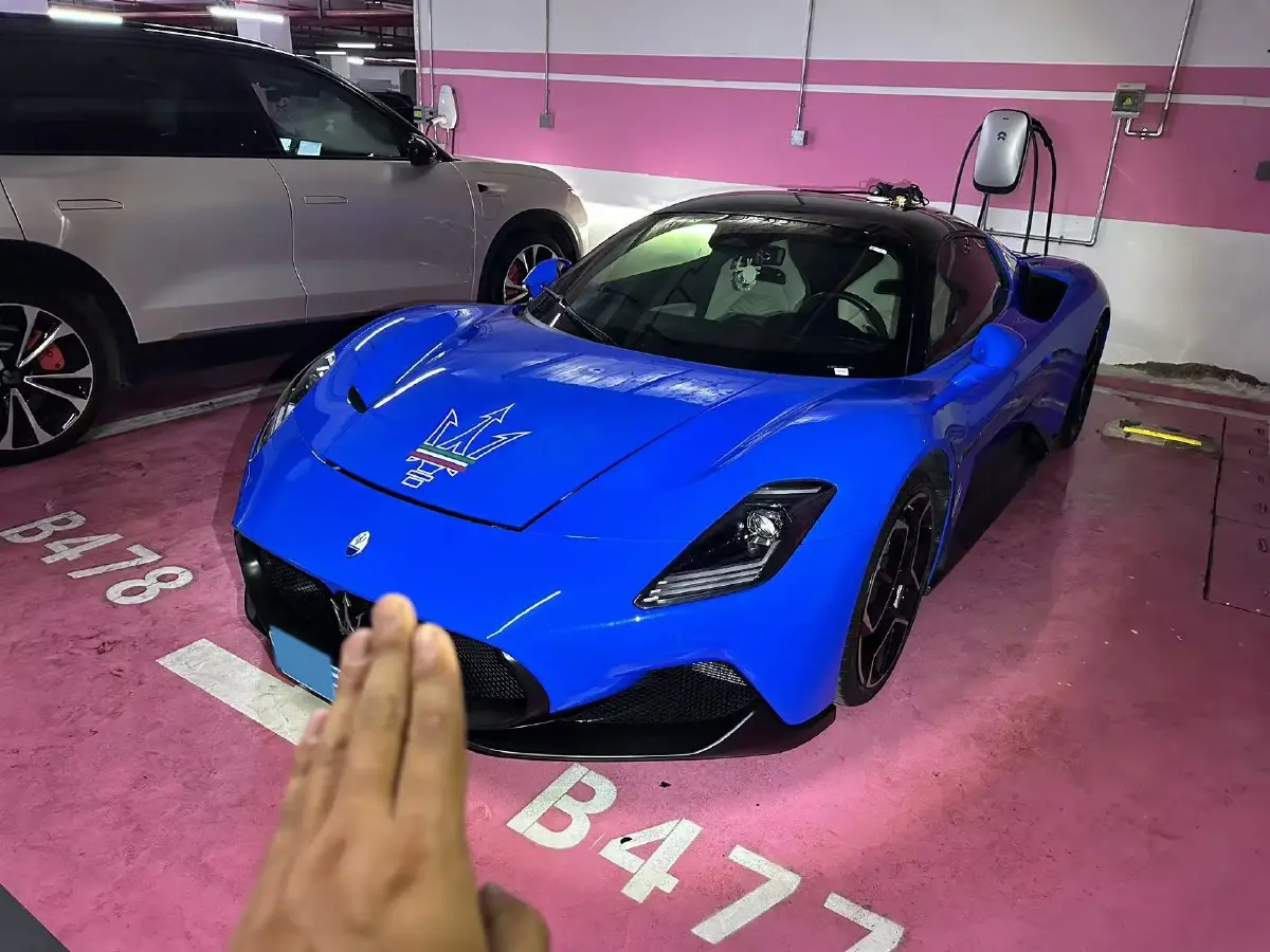 2023 Maserati MC20 3.0T 630HP V6 8DCT