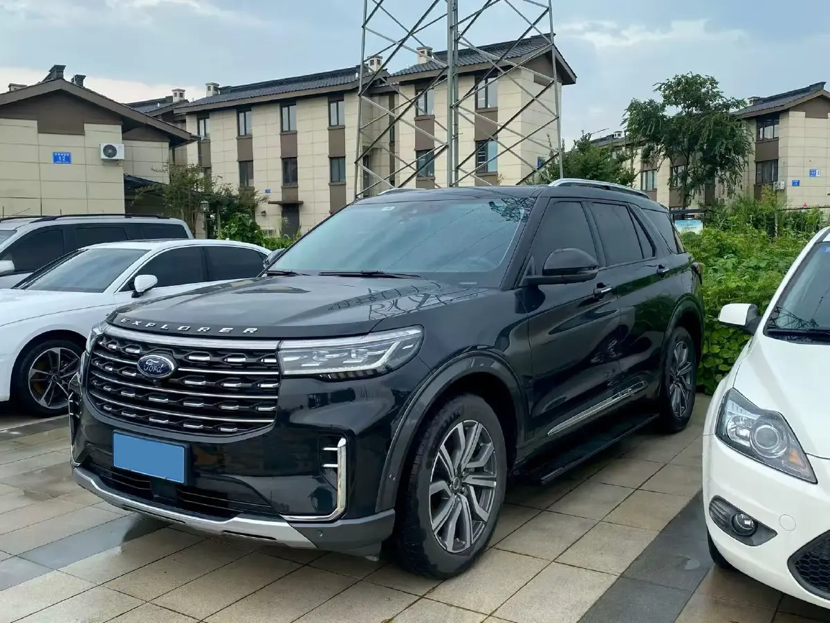 2023 Ford Explorer 2.3T 276HP L4 10AT