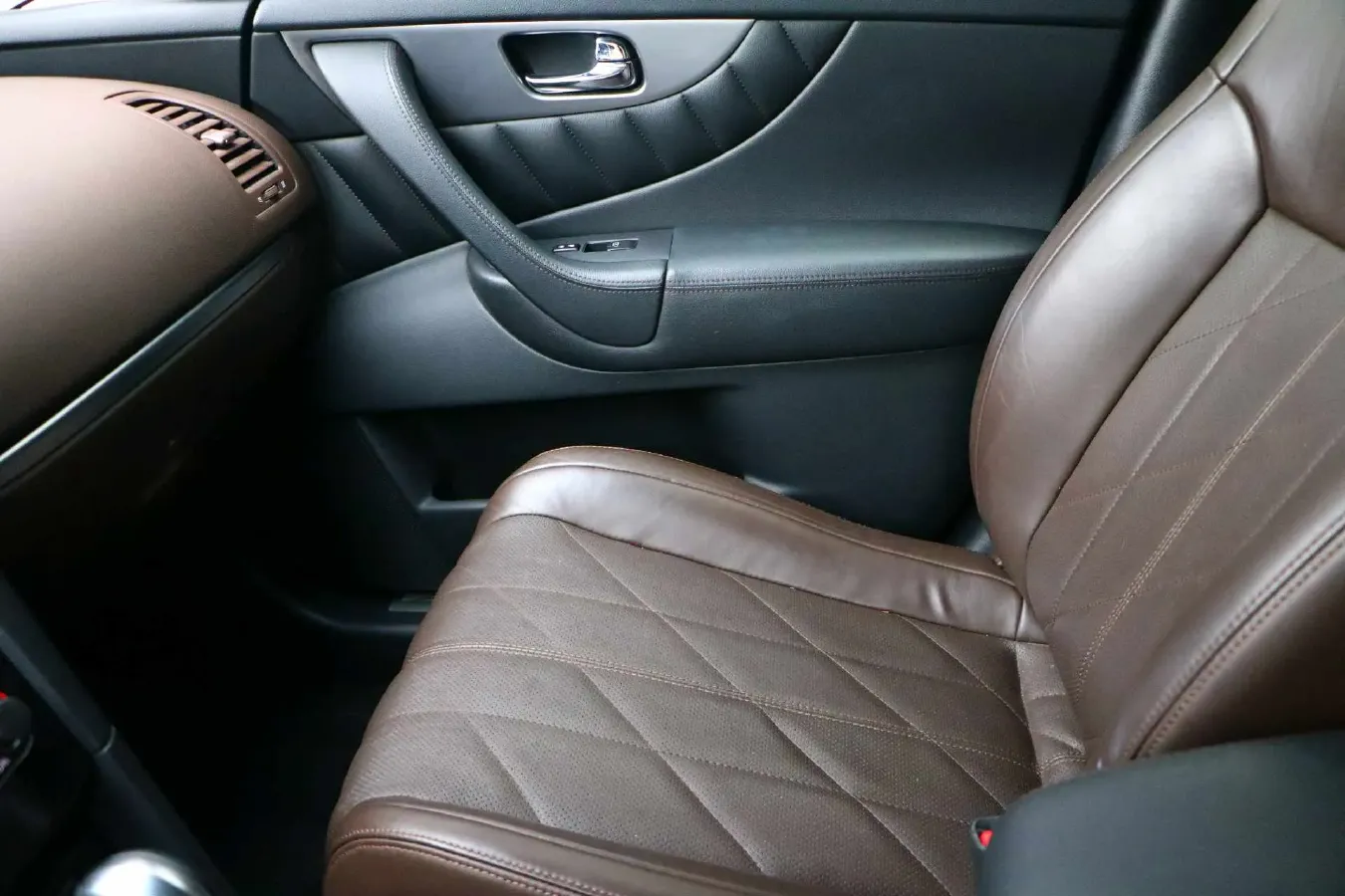 2011 Infiniti FX 3.5L 332HP V6 7AT,autocango,china used car exporter,china ev exporter,chinese used car exporter,chinese used ev exporter