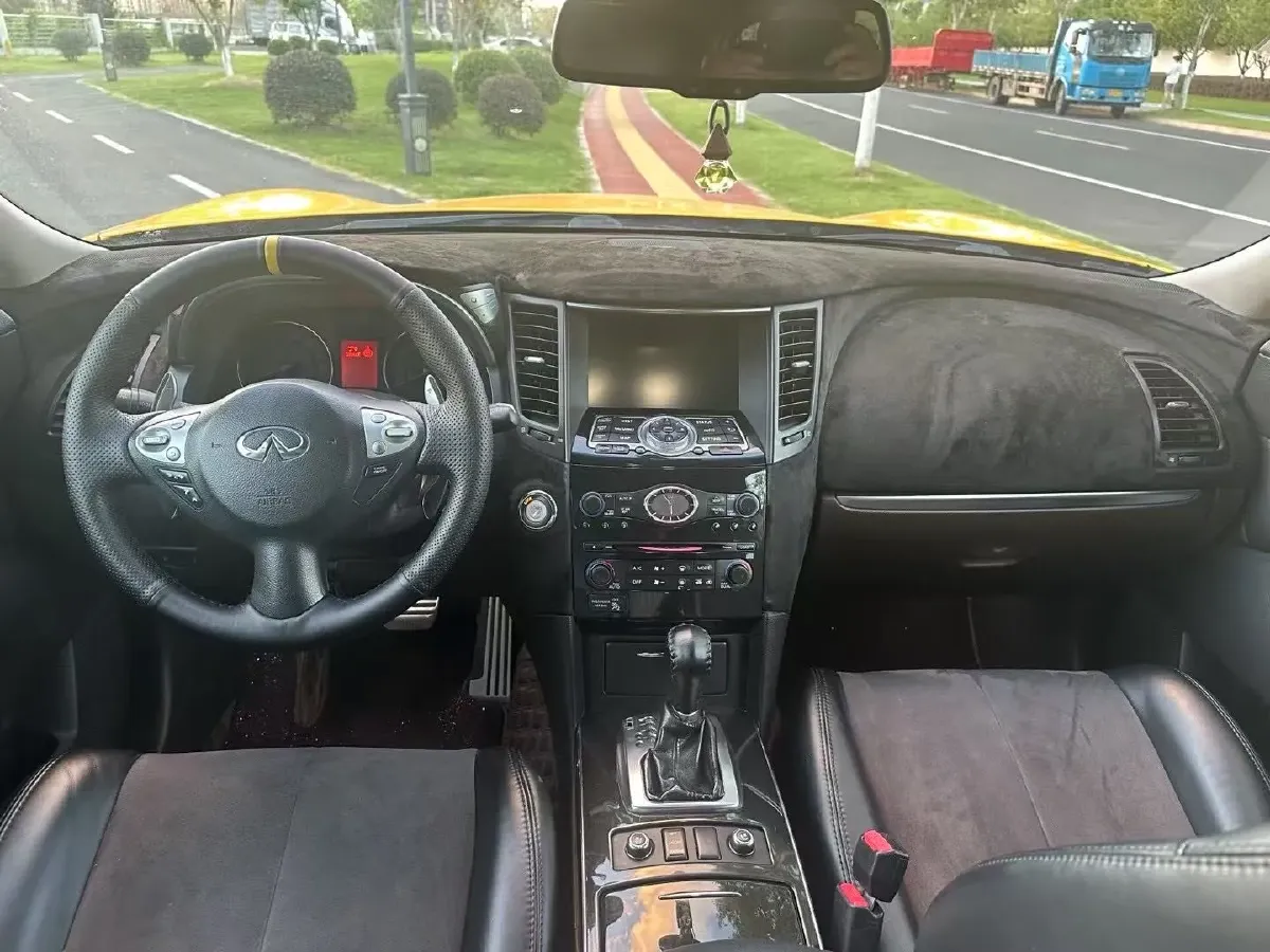 2010 Infiniti FX 3.5L 332HP V6 7AT,autocango,china used car exporter,china ev exporter,chinese used car exporter,chinese used ev exporter