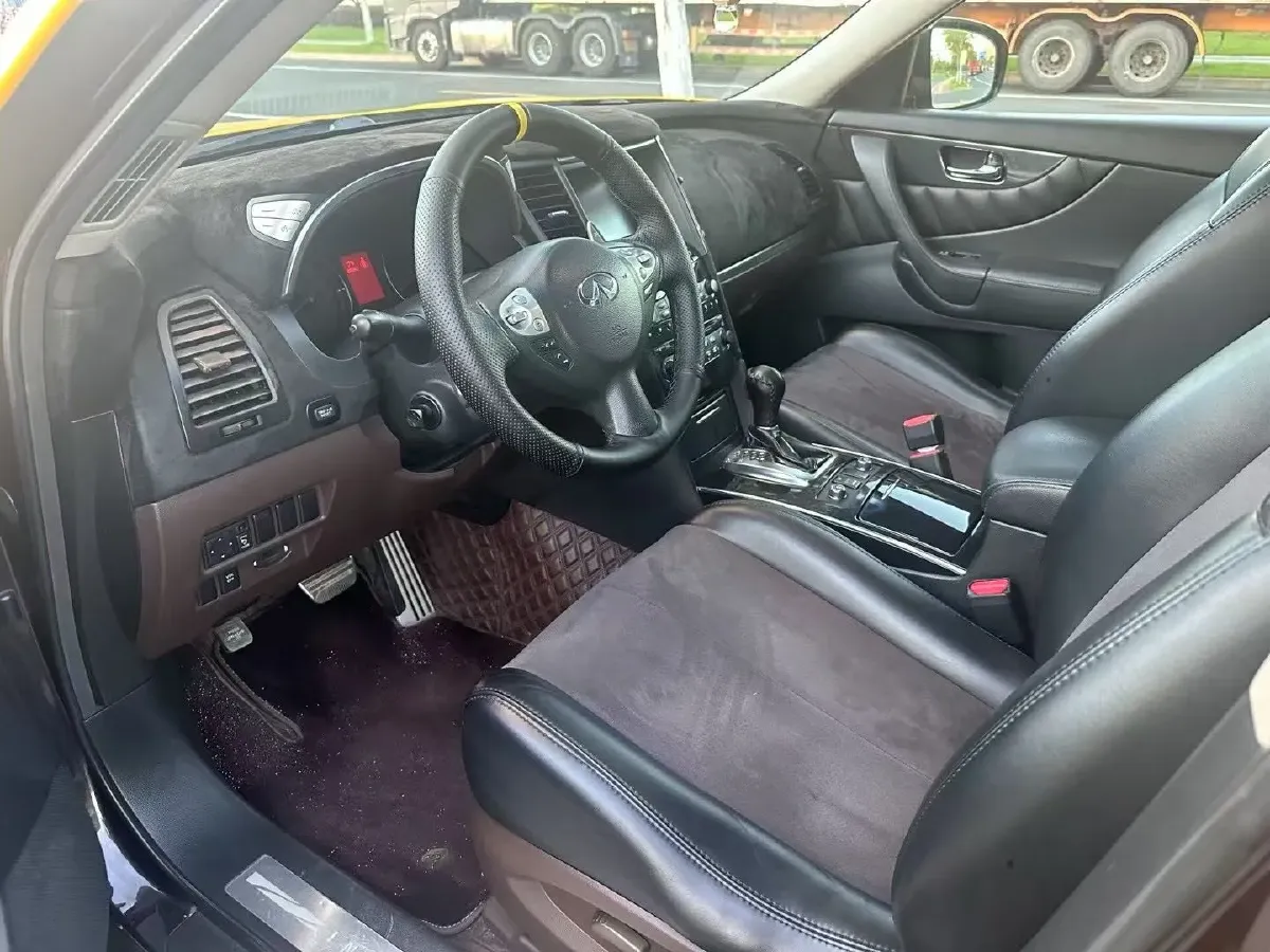 2010 Infiniti FX 3.5L 332HP V6 7AT,autocango,china used car exporter,china ev exporter,chinese used car exporter,chinese used ev exporter