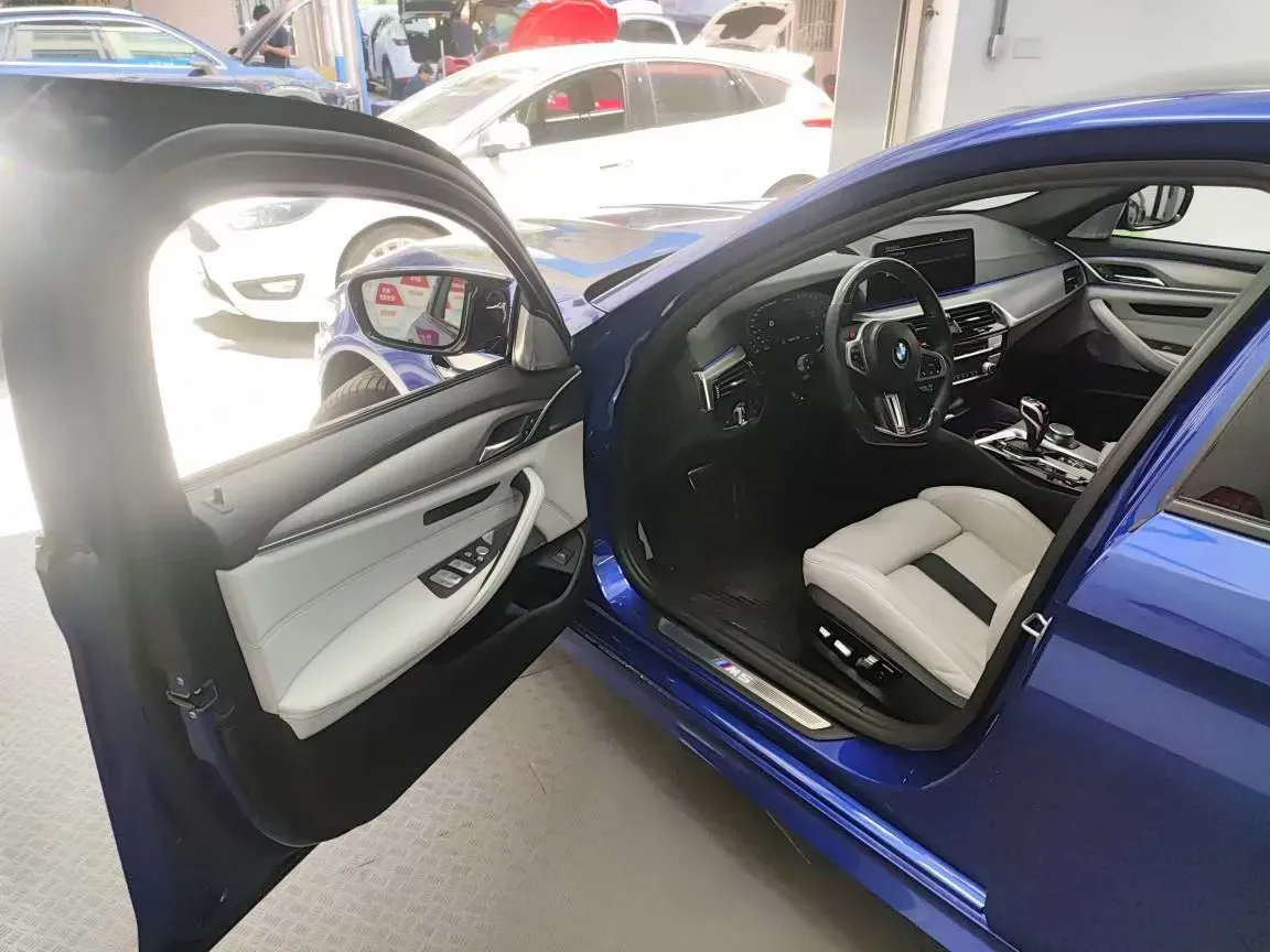 2021 BMW M5 4.4T 600HP V8 8AT,autocango,china used car exporter,china ev exporter,chinese used car exporter,chinese used ev exporter