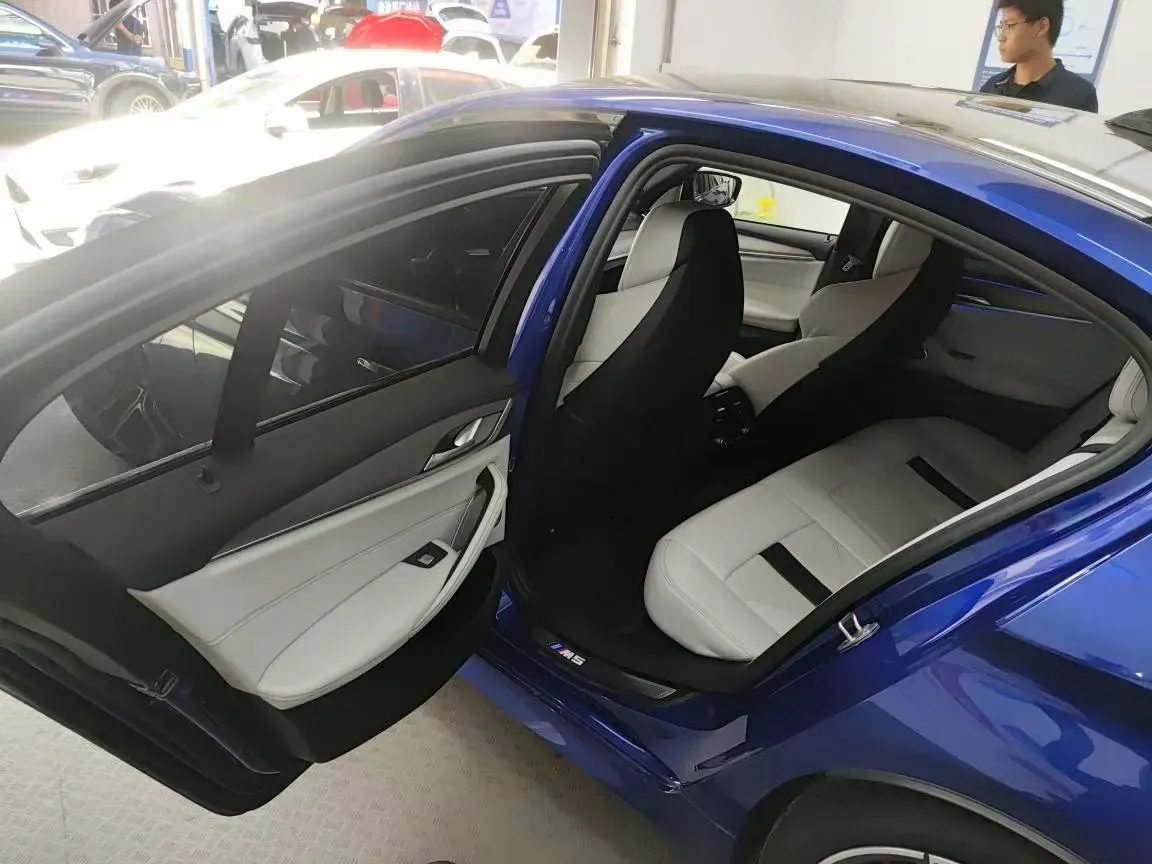 2021 BMW M5 4.4T 600HP V8 8AT,autocango,china used car exporter,china ev exporter,chinese used car exporter,chinese used ev exporter