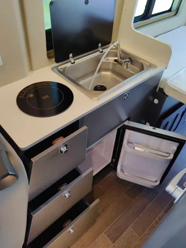 2022 MAXUS V100 RV 2.0T 150HP L4 6AT,autocango,china used car exporter,china ev exporter,chinese used car exporter,chinese used ev exporter