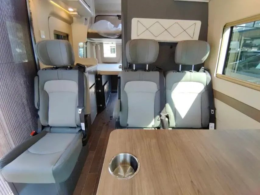 2022 MAXUS V100 RV 2.0T 150HP L4 6AT,autocango,china used car exporter,china ev exporter,chinese used car exporter,chinese used ev exporter