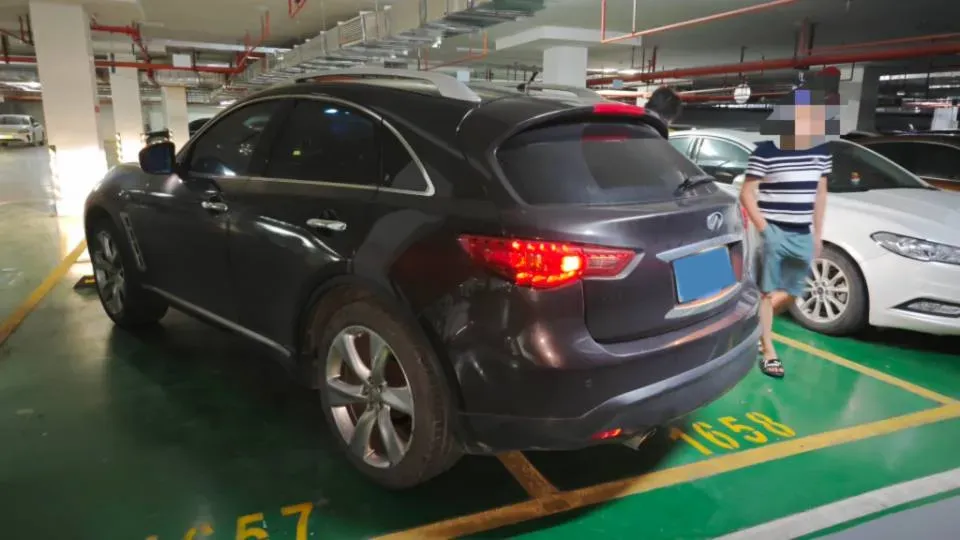 2011 Infiniti FX 3.5L 332HP V6 7AT,autocango,china used car exporter,china ev exporter,chinese used car exporter,chinese used ev exporter