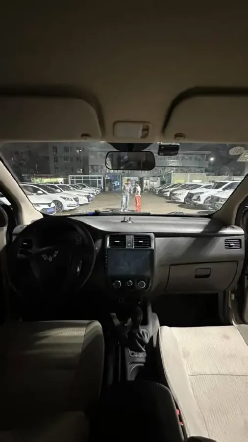 2018 WuLing ZhiGuang V 1.2L 82HP L4 5MT,autocango,china used car exporter,china ev exporter,chinese used car exporter,chinese used ev exporter