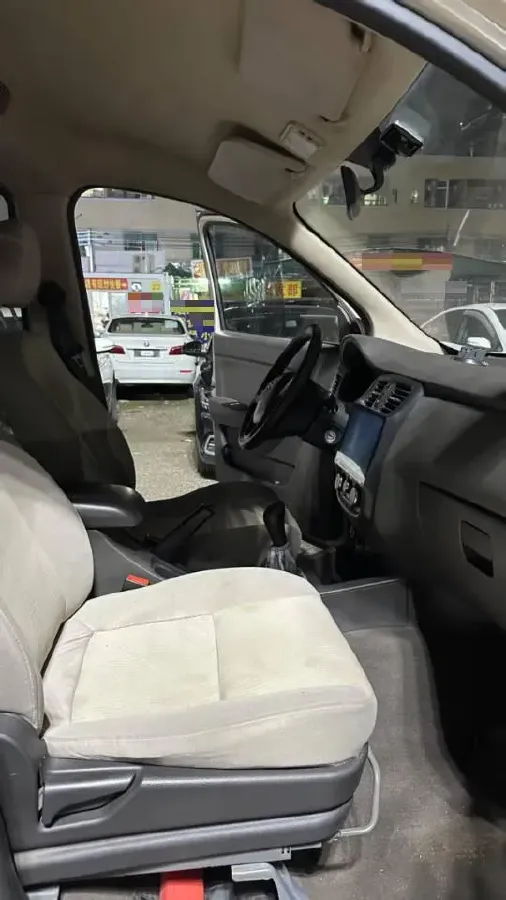 2018 WuLing ZhiGuang V 1.2L 82HP L4 5MT,autocango,china used car exporter,china ev exporter,chinese used car exporter,chinese used ev exporter