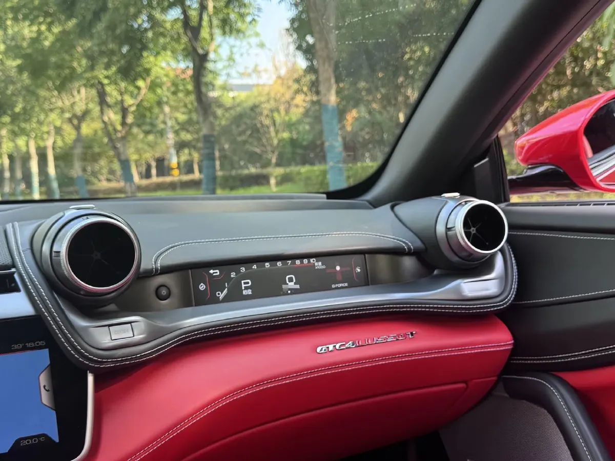 2017 Ferrari GTC4 Lusso 3.9T 609HP V8 7DCT,autocango,china used car exporter,china ev exporter,chinese used car exporter,chinese used ev exporter