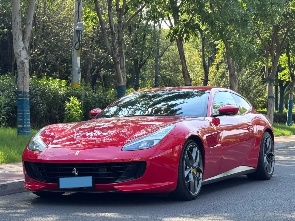2017 Ferrari GTC4 Lusso 3.9T 609HP V8 7DCT
