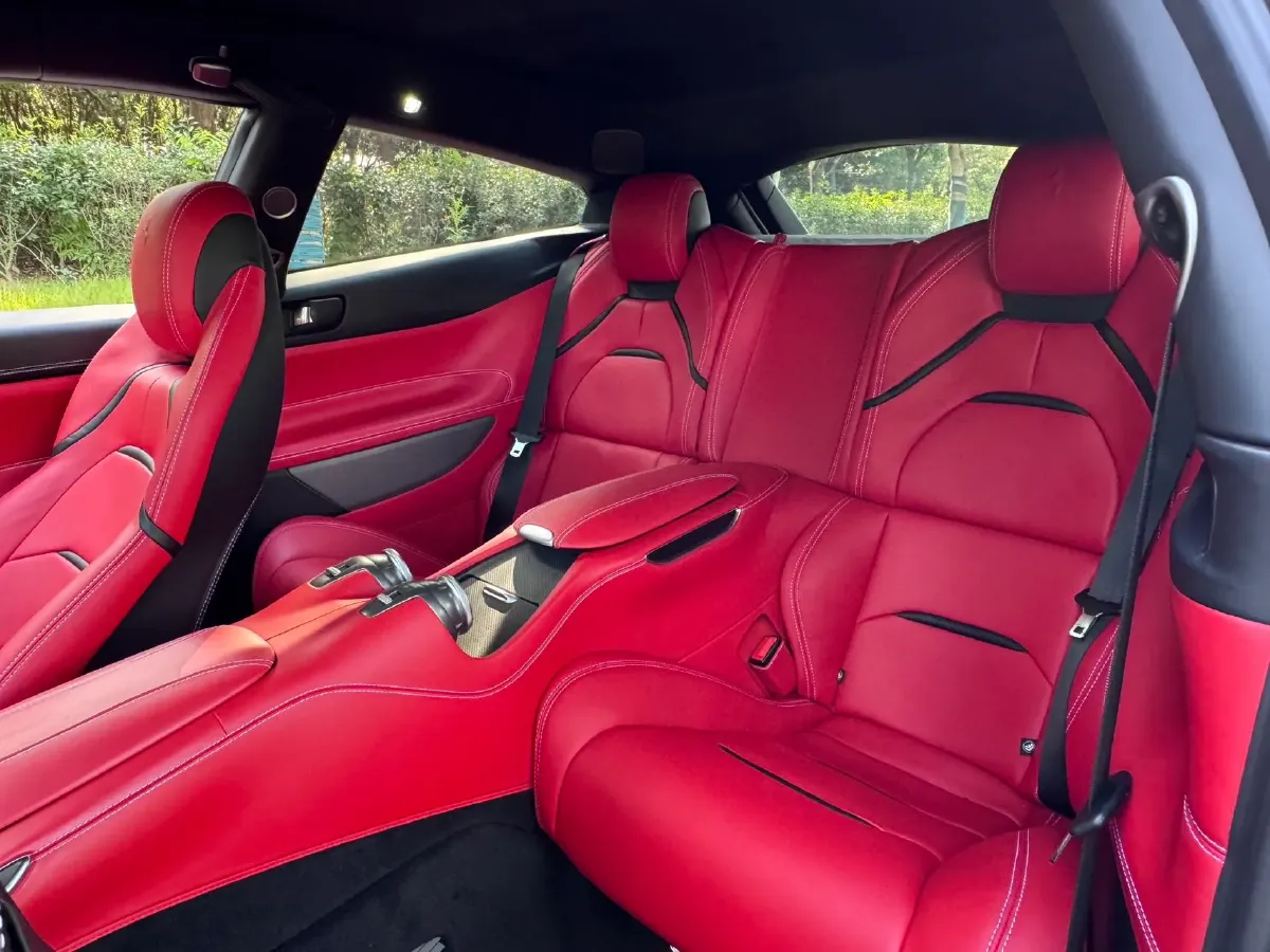 2017 Ferrari GTC4 Lusso 3.9T 609HP V8 7DCT,autocango,china used car exporter,china ev exporter,chinese used car exporter,chinese used ev exporter