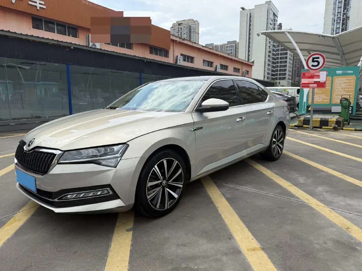 2021 Skoda Superb 2.0T 186HP L4 7DCT