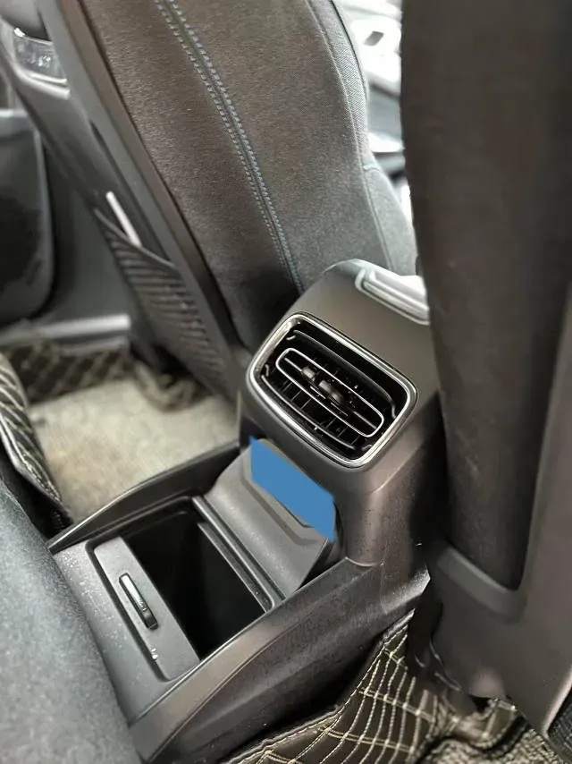 2021 LYNK&CO 03 New Energy 1.5T 180HP L3 7DCT PHEV 9.4KWH,autocango,china used car exporter,china ev exporter,chinese used car exporter,chinese used ev exporter