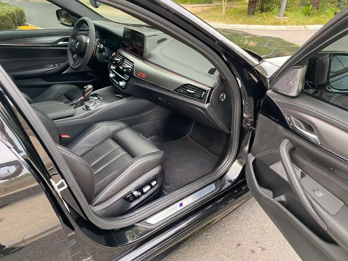 2021 BMW M5 4.4T 600HP V8 8AT,autocango,china used car exporter,china ev exporter,chinese used car exporter,chinese used ev exporter