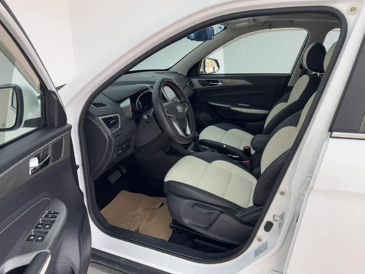 2017 ChangAn CS35 1.6L 125HP L4 4AT,autocango,china used car exporter,china ev exporter,chinese used car exporter,chinese used ev exporter