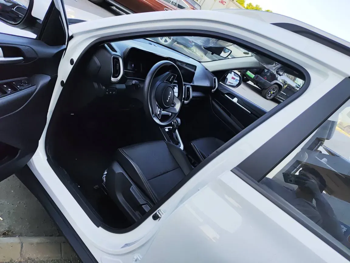 2024 Kia Sonet 1.5L 115HP L4 CVT,autocango,china used car exporter,china ev exporter,chinese used car exporter,chinese used ev exporter