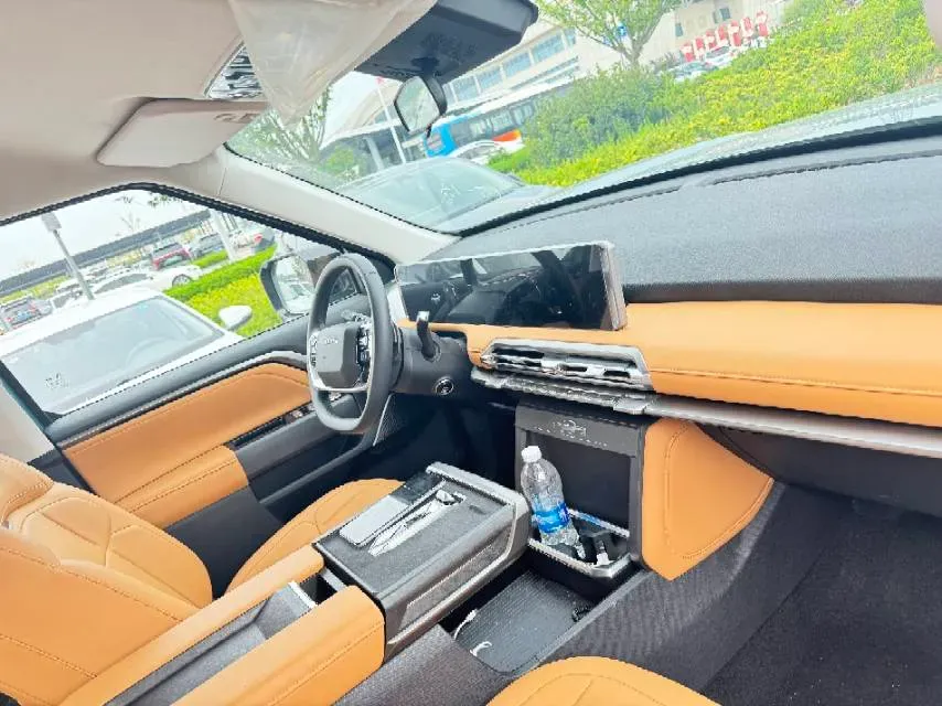 2025 MAXUS InterstellarX 2.5T 224HP L4 8AT,autocango,china used car exporter,china ev exporter,chinese used car exporter,chinese used ev exporter