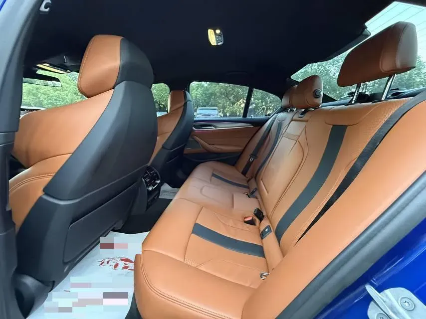 2021 BMW M5 4.4T 600HP V8 8AT,autocango,china used car exporter,china ev exporter,chinese used car exporter,chinese used ev exporter